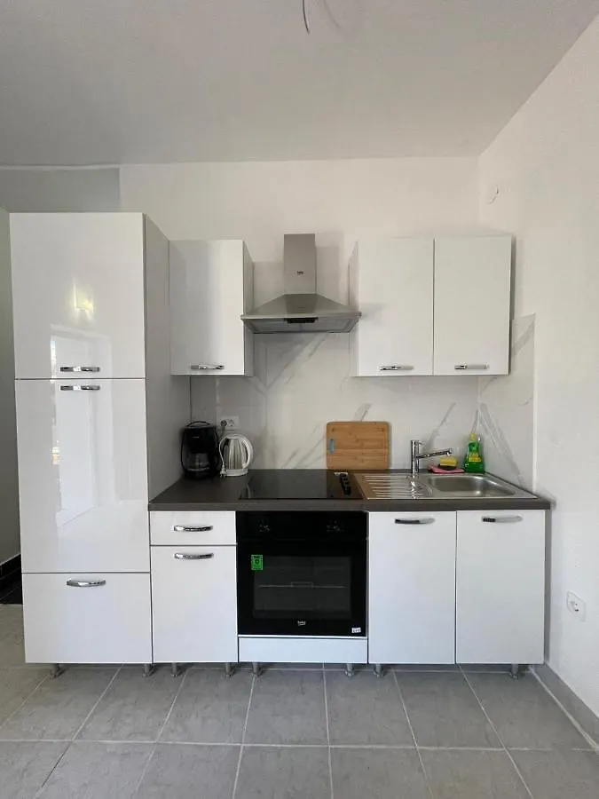 Apartment Ground Floor With Parking Erny Pula