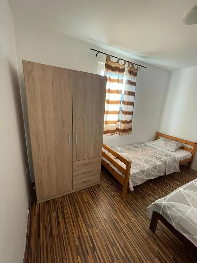 Apartment Ground Floor With Parking Erny Pula