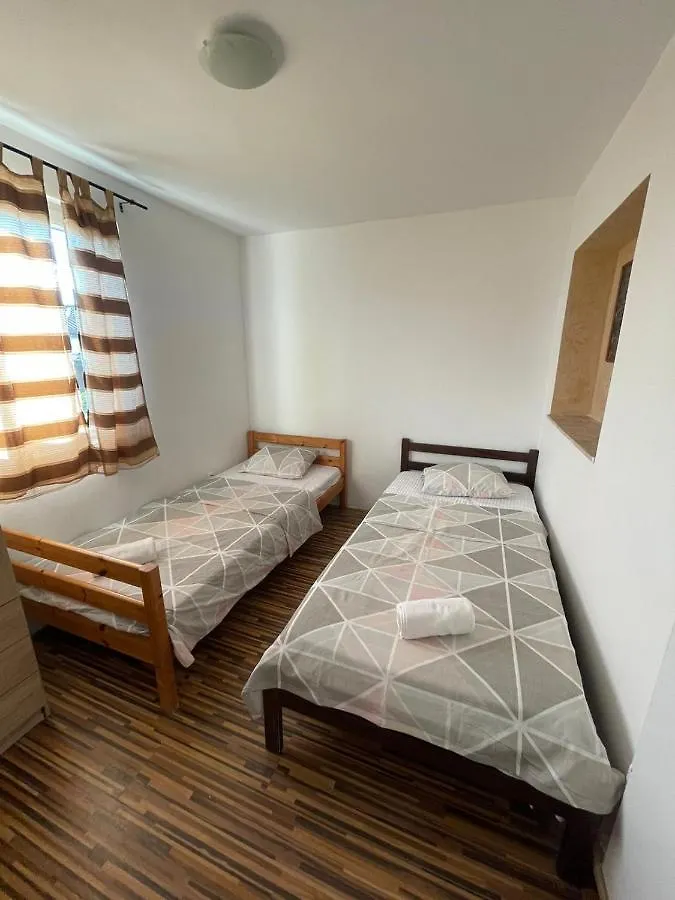 Apartment Ground Floor With Parking Erny Pula