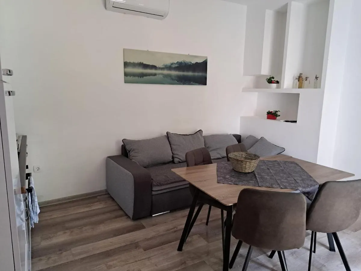 Apartment Ground Floor With Parking Erny Pula